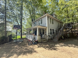 112 Court St, Farmington, ME 04938