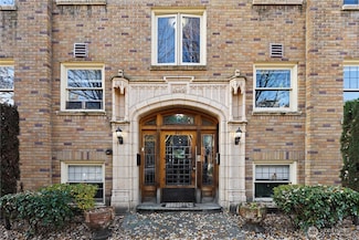 409 10th Ave E, Seattle, WA 98102