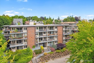 732 11th Ave E Unit 404, Seattle, WA 98102