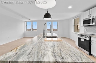 525 W Lafayette Blvd Unit 20A, Detroit, MI 48226