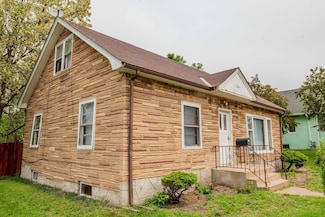 341 Maryland Ave E, Saint Paul, MN 55130