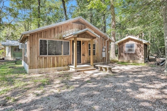 5683 Cessna Dr, Montgomery, TX 77316