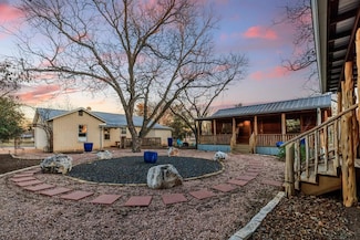 406 S Columbus St, Fredericksburg, TX 78624