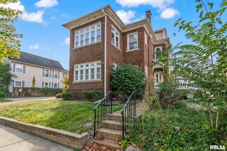 907 S 4th St, Springfield, IL 62703