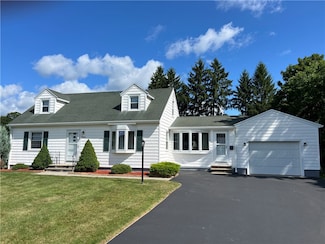4 Ronnie Ln, North Chili, NY 14514