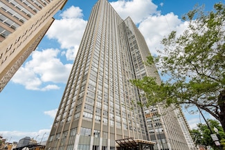 655 W Irving Park Rd Unit 3903, Chicago, IL 60613