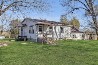 3335 Rock Creek Rd, Ottawa, KS 66067
