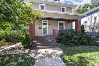 553 Lewis St, Saint Charles, MO 63301