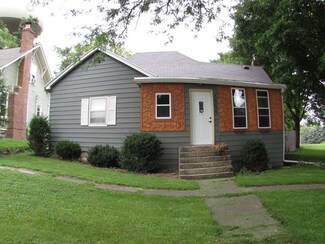 1006 N 3rd St, Ashton, IL 61006