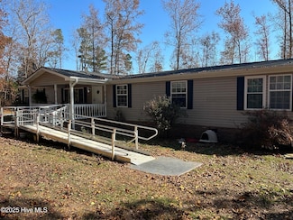 19161 Laurel Hill Church Rd, Laurel Hill, NC 28351