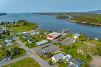 88 Sargent St, Winter Harbor, ME 04693
