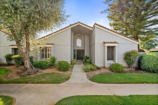 1864 Cougar Ln, Clovis, CA 93611