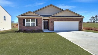 2314 Wilpar Dr, Greensboro, NC 27406