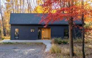 6832 Holloway Dr, Sawyer, MI 49125