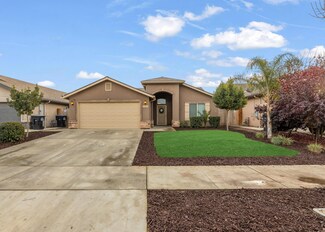 1121 E Vine Ct, Visalia, CA 93292