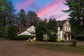 660 South St, Needham, MA 02492
