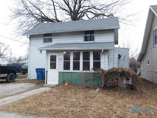 2115 Autokee St, Oregon, OH 43616