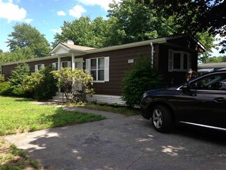 74 Lillian Ave, Seabrook, NH 03874