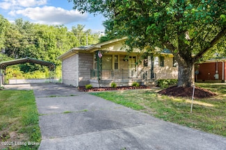 4310 Raven Ridge Dr, Louisville, KY 40216