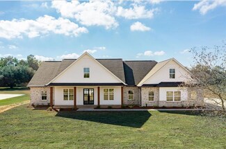 12 Point Clear Dr, Carriere, MS 39426