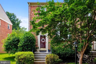 10191 Valentino Dr, Oakton, VA 22124