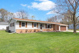 N90W18428 Princeway Dr, Menomonee Falls, WI 53051