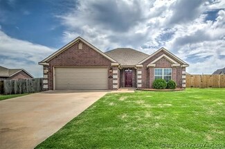 5515 Ashbrook Dr, Bartlesville, OK 74006