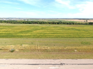 16002 Acadia Dr, Bismarck, ND 58503