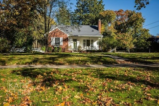 2635 Elmwood Dr SE, Grand Rapids, MI 49506