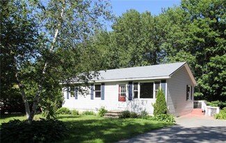 28 Crossman St, Lisbon, ME 04252