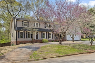 1614 Colonial Shores Dr, Hixson, TN 37343