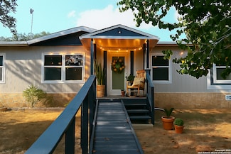 285 Rhonda Dr, Lytle, TX 78052