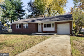 105 W Maiden Ln, Somerdale, NJ 08083