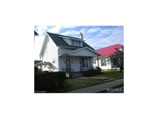 110 Riverside Dr, Saint Marys, WV 26170