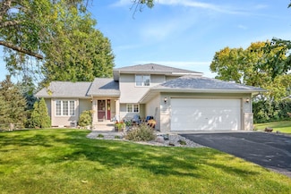1748 Valley Ridge Place, Chanhassen, MN 55317