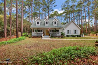 525 Sams Point Rd, Beaufort, SC 29907