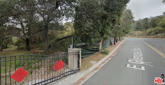 2821 E Glenoaks Blvd, Glendale, CA 91206