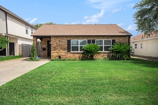 5720 Fraser Ave, Galveston, TX 77551