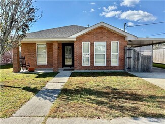 36 Woodchase Ct, Violet, LA 70092