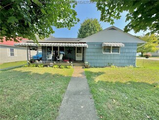 199 Maple St, Mason, WV 25260