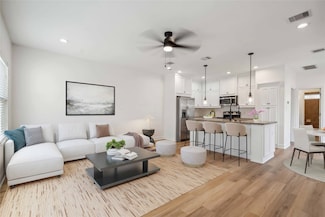 5402 Jonathan Ln, Houston, TX 77011