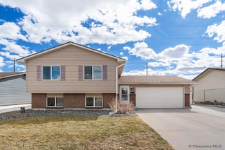 1119 W Jefferson Rd, Cheyenne, WY 82007