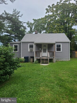113 N Huron Dr, Oxon Hill, MD 20745