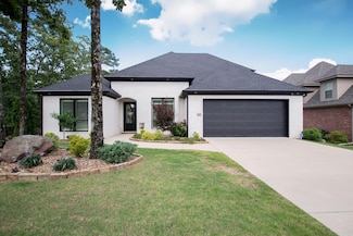 128 Majestic Cir, Maumelle, AR 72113