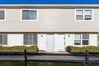 19 Hedgerow Ln Unit C, Delaware, OH 43015