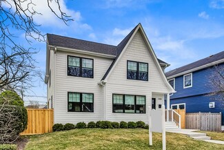 2435 Cowper Ave, Evanston, IL 60201