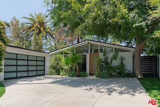 19805 Hamlin St, Woodland Hills, CA 91367