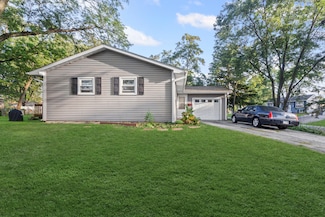 7664 Willow Ave, Woodridge, IL 60517