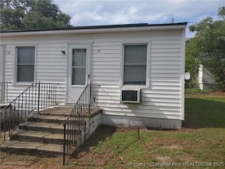 125 Bogard Cir, Spring Lake, NC 28390