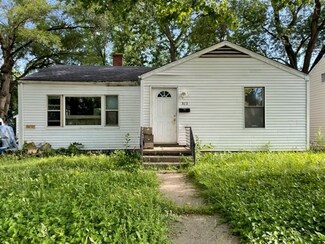 513 W Bradley Ave, Champaign, IL 61820